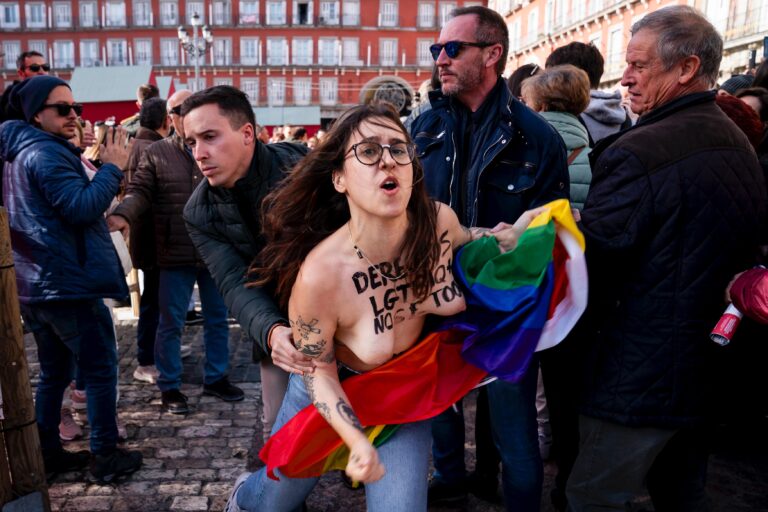 Lee más sobre el artículo FEMEN contra Ayuso: Los derechos LGTBIQ+ no se tocan.